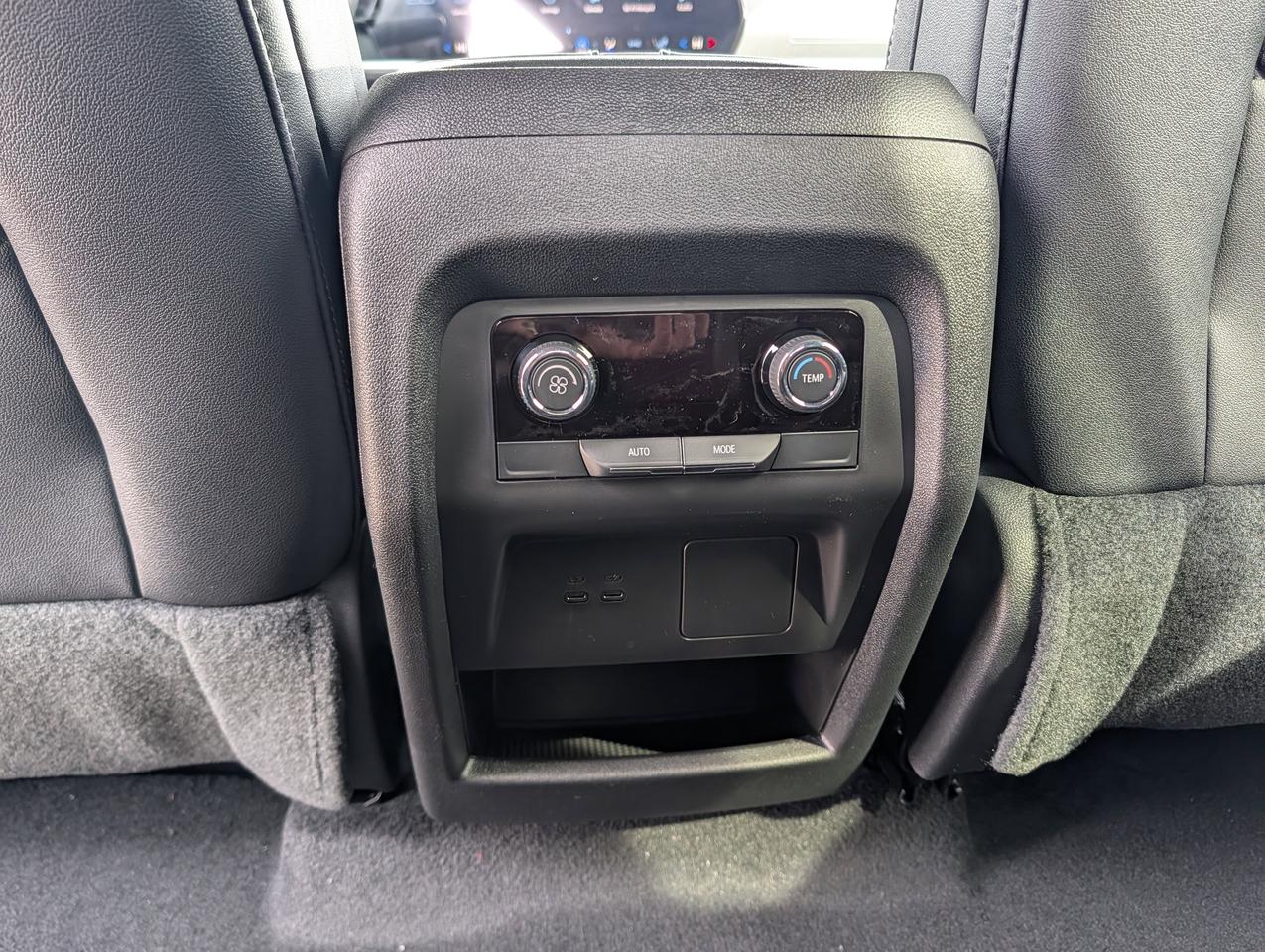 2026 Chevrolet Traverse LT Photo