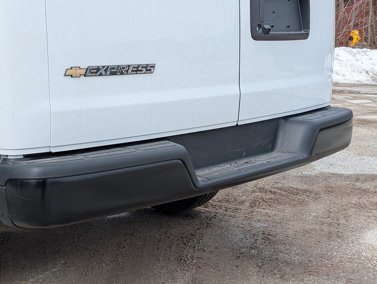 2026 Chevrolet Express Cargo Van  Photo