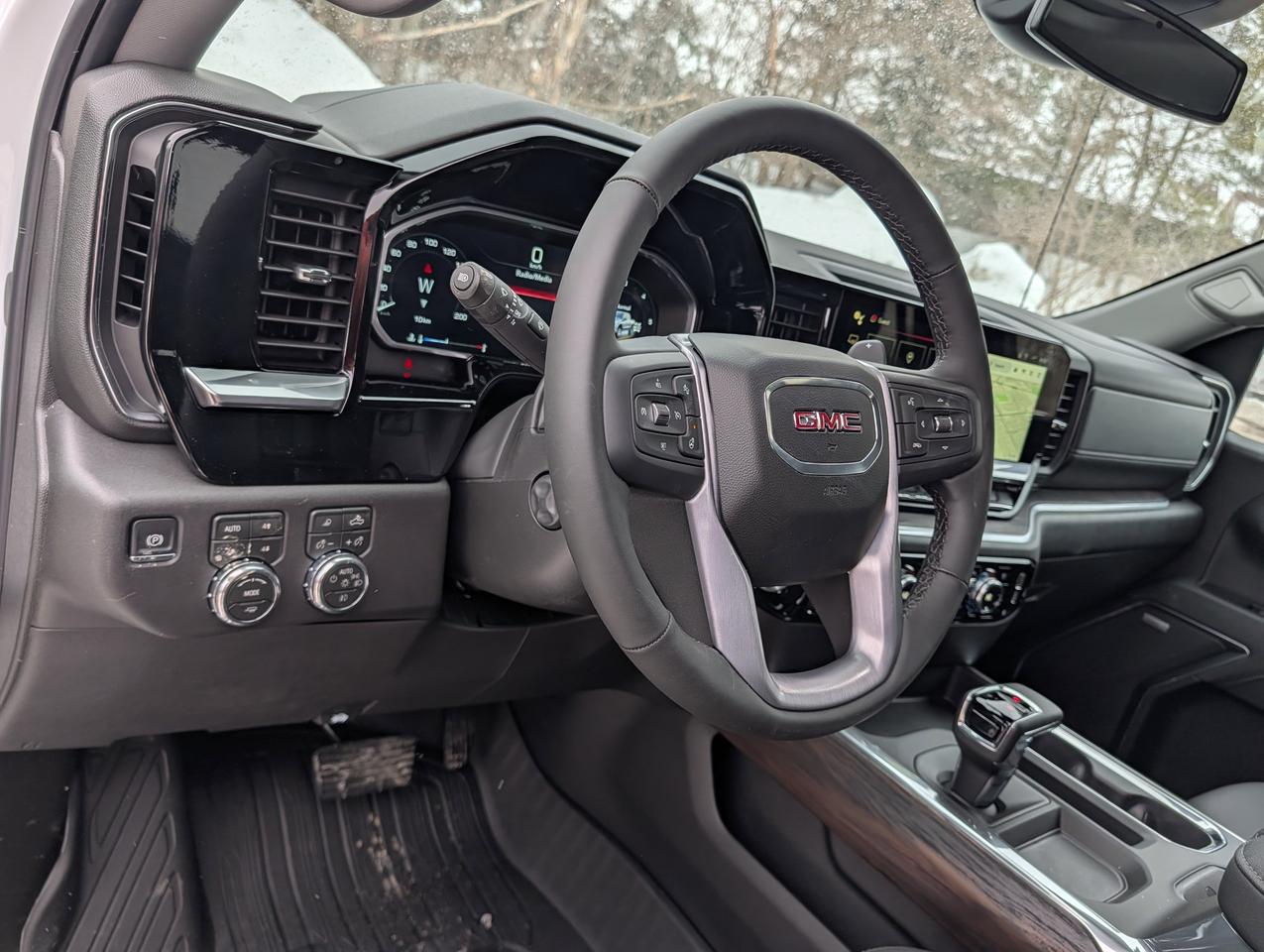 2026 GMC Sierra 1500 SLT Photo