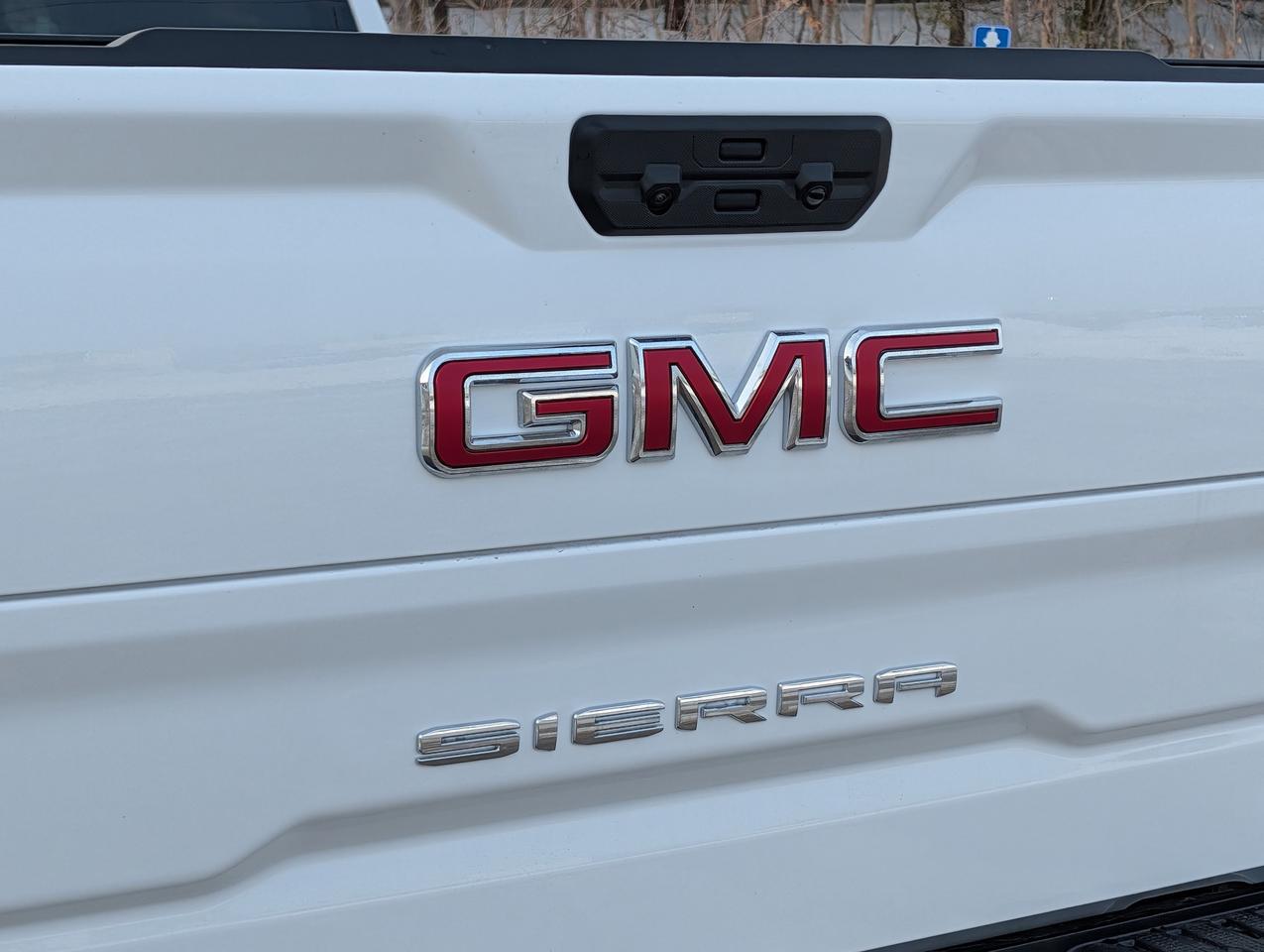 2026 GMC Sierra 1500 SLT Photo