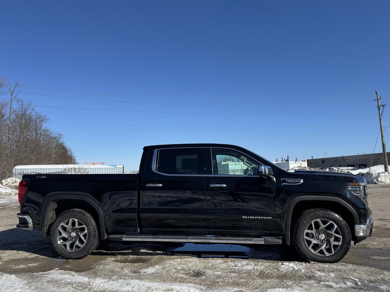 2026 GMC Sierra 1500 SLT Photo
