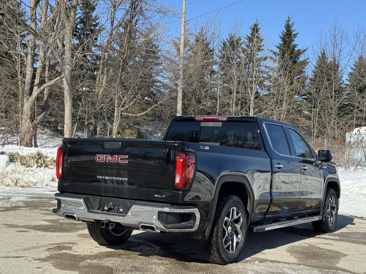 2026 GMC Sierra 1500 SLT Photo