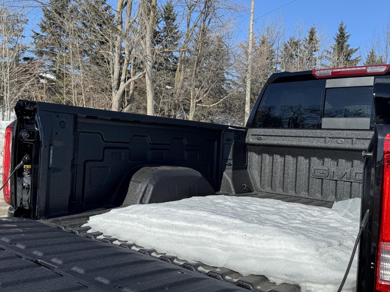 2026 GMC Sierra 1500 SLT Photo