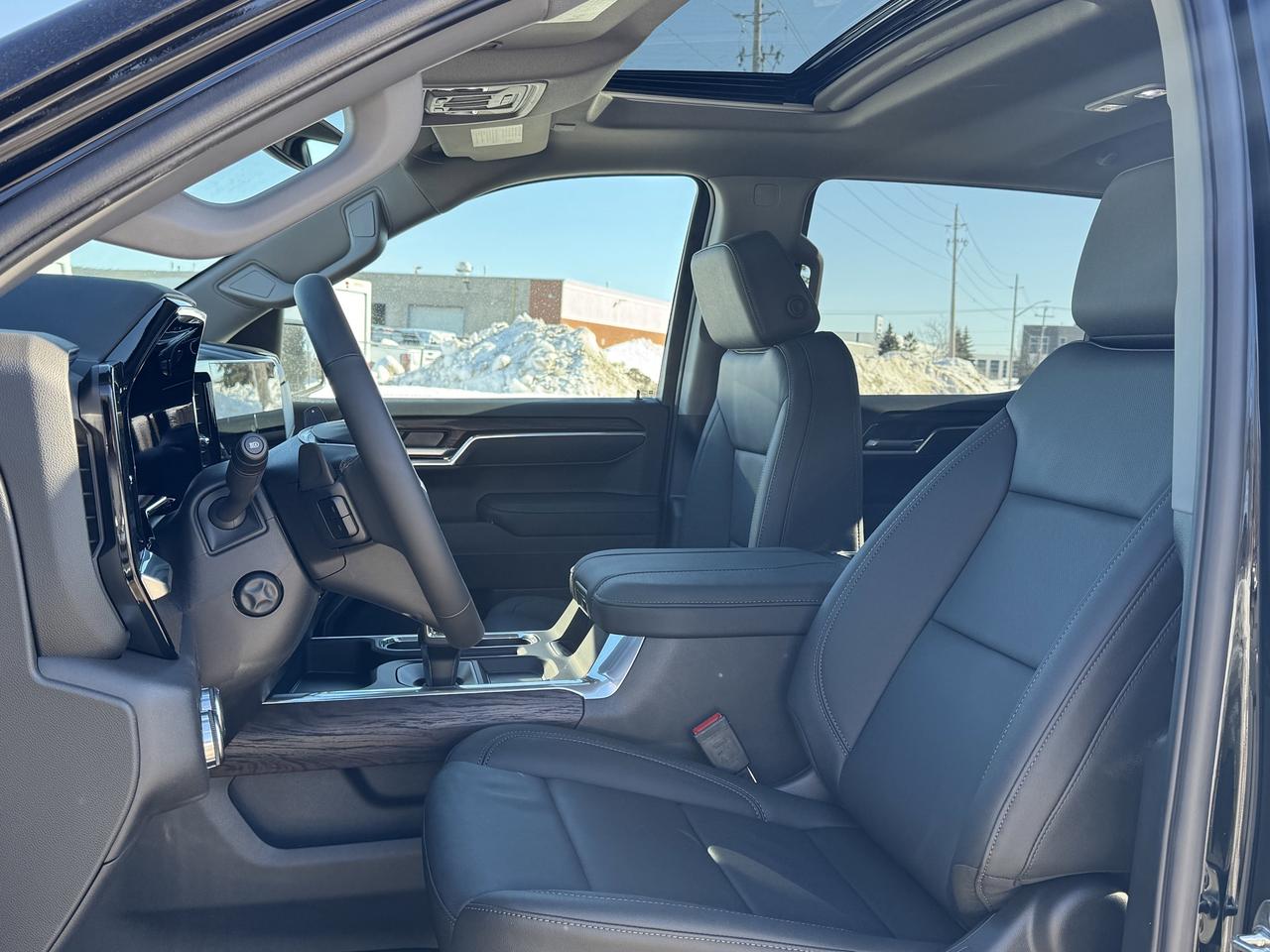 2026 GMC Sierra 1500 SLT Photo