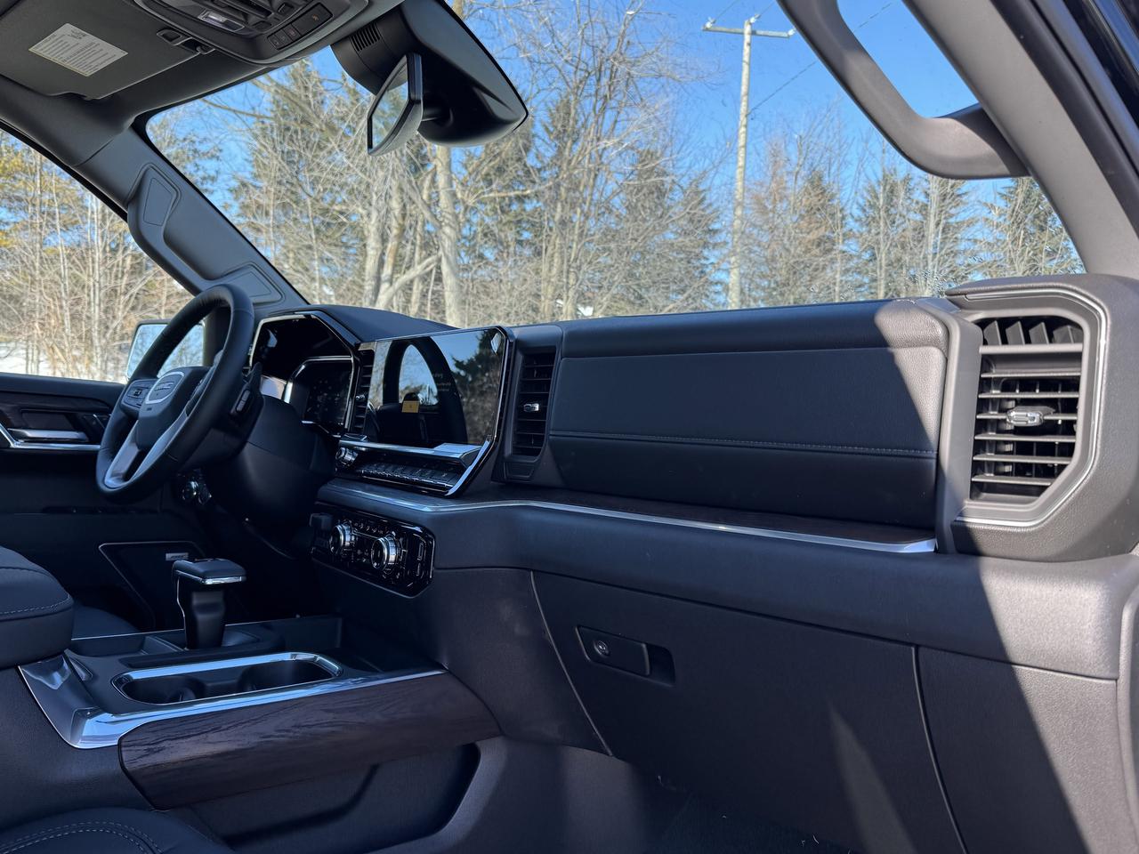 2026 GMC Sierra 1500 SLT Photo