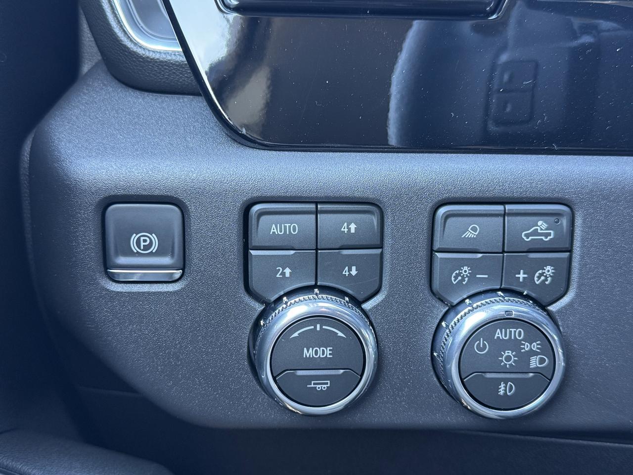 2026 GMC Sierra 1500 SLT Photo