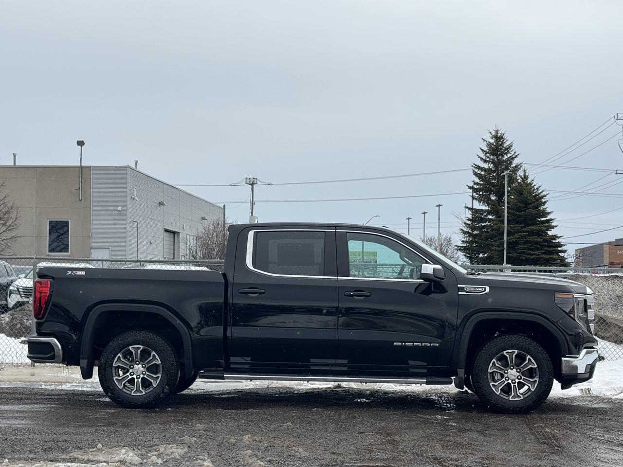 2026 GMC Sierra 1500 SLE Photo