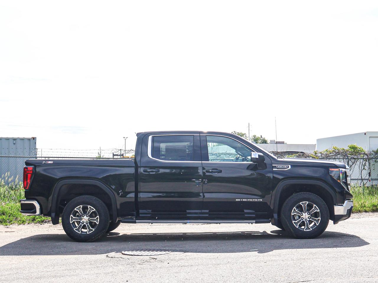 2026 GMC Sierra 1500 SLE Photo
