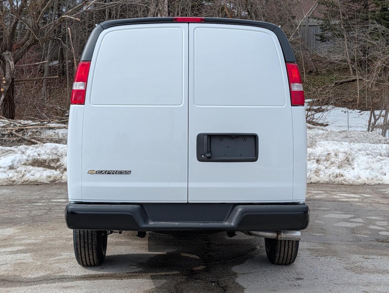 2026 Chevrolet Express Cargo Van  Photo