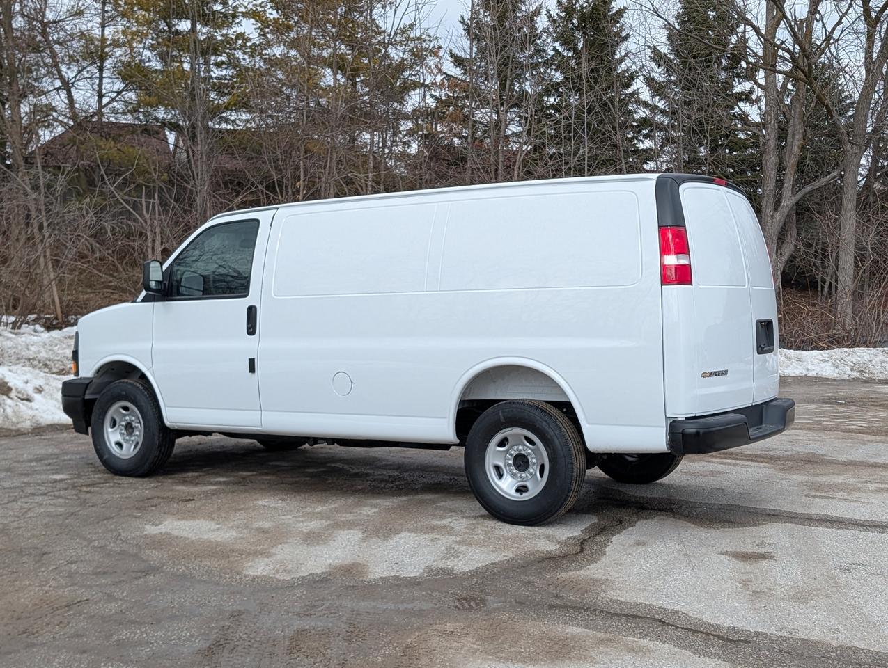 2026 Chevrolet Express Cargo Van  Photo