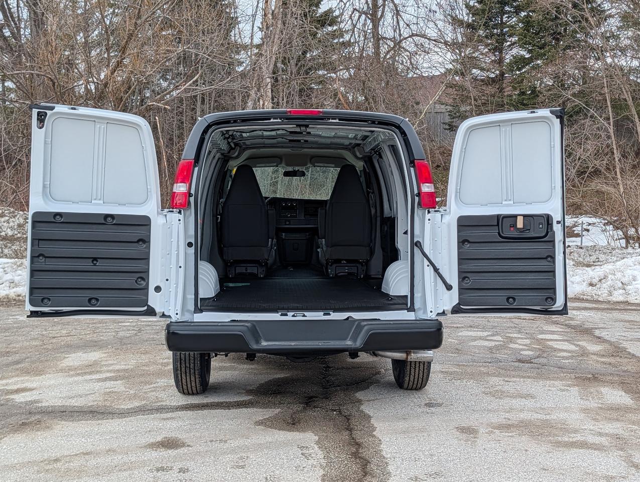 2026 Chevrolet Express Cargo Van  Photo