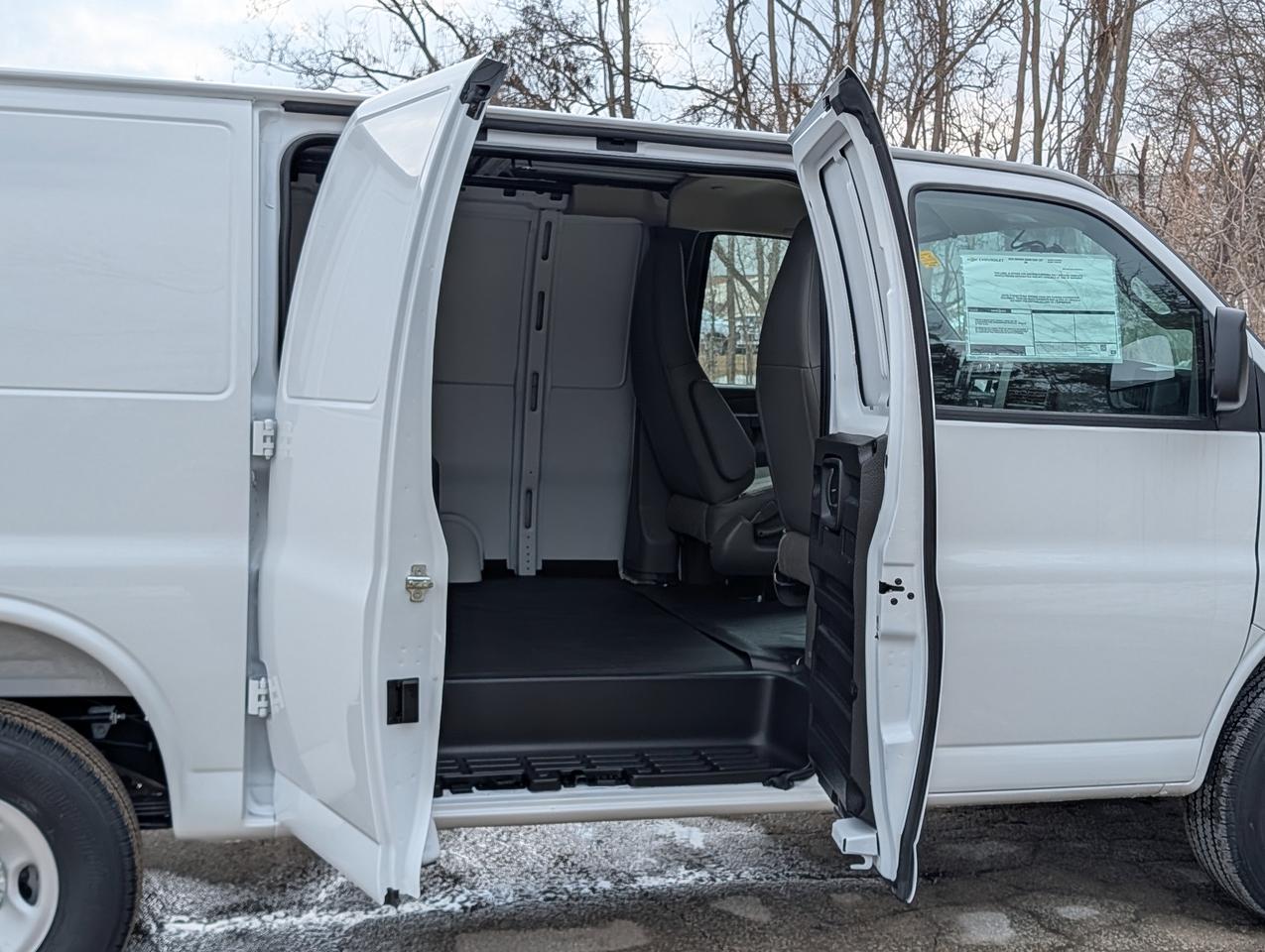 2026 Chevrolet Express Cargo Van  Photo