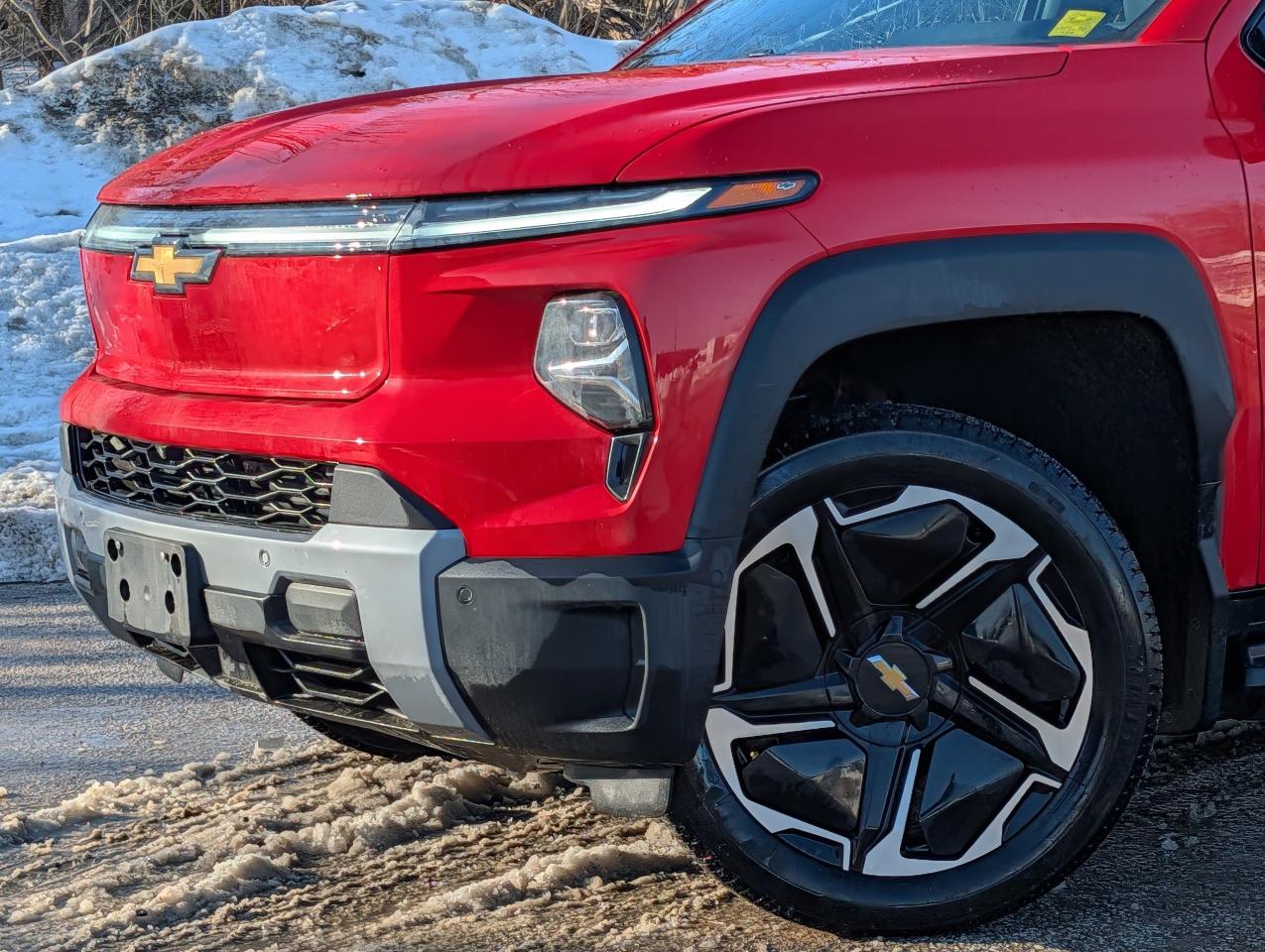 2025 Chevrolet Silverado EV Extended Range LT Photo