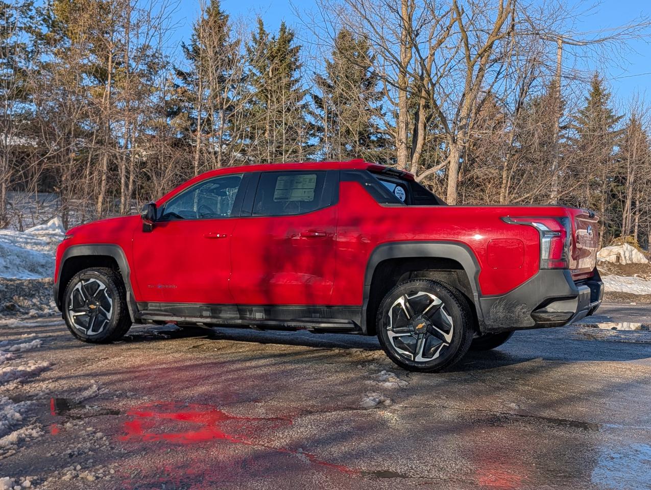2025 Chevrolet Silverado EV Extended Range LT Photo