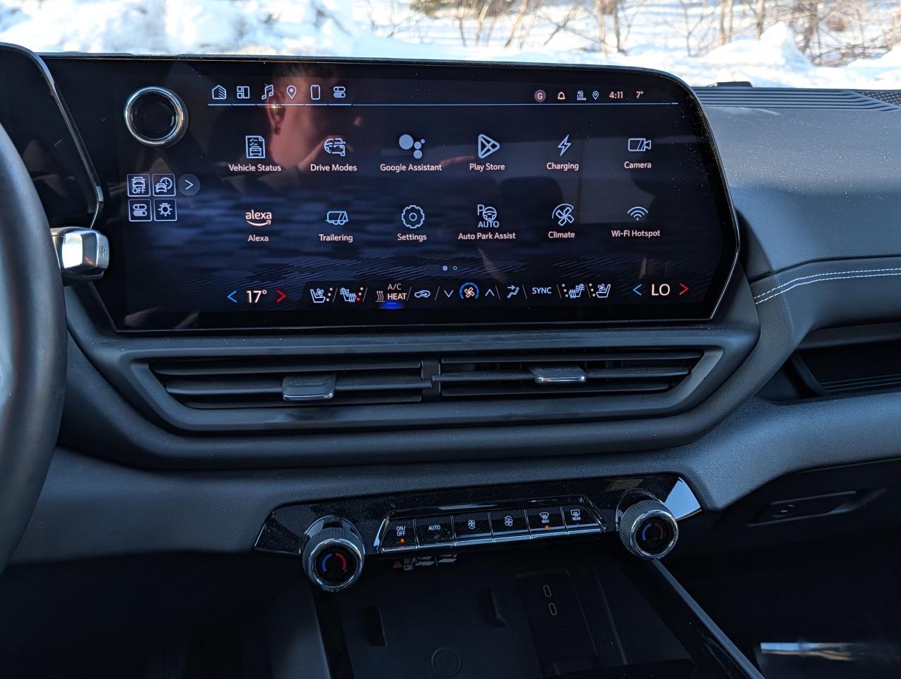 2025 Chevrolet Silverado EV Extended Range LT Photo