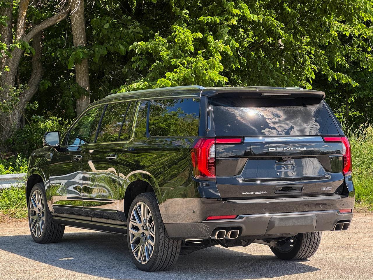 2026 GMC Yukon XL Denali Ultimate Photo