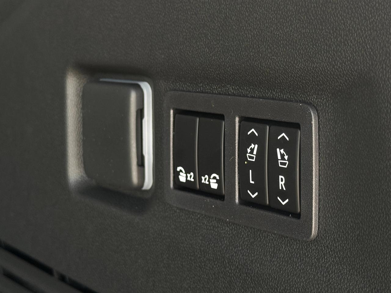 2026 GMC Yukon XL Denali Ultimate Photo