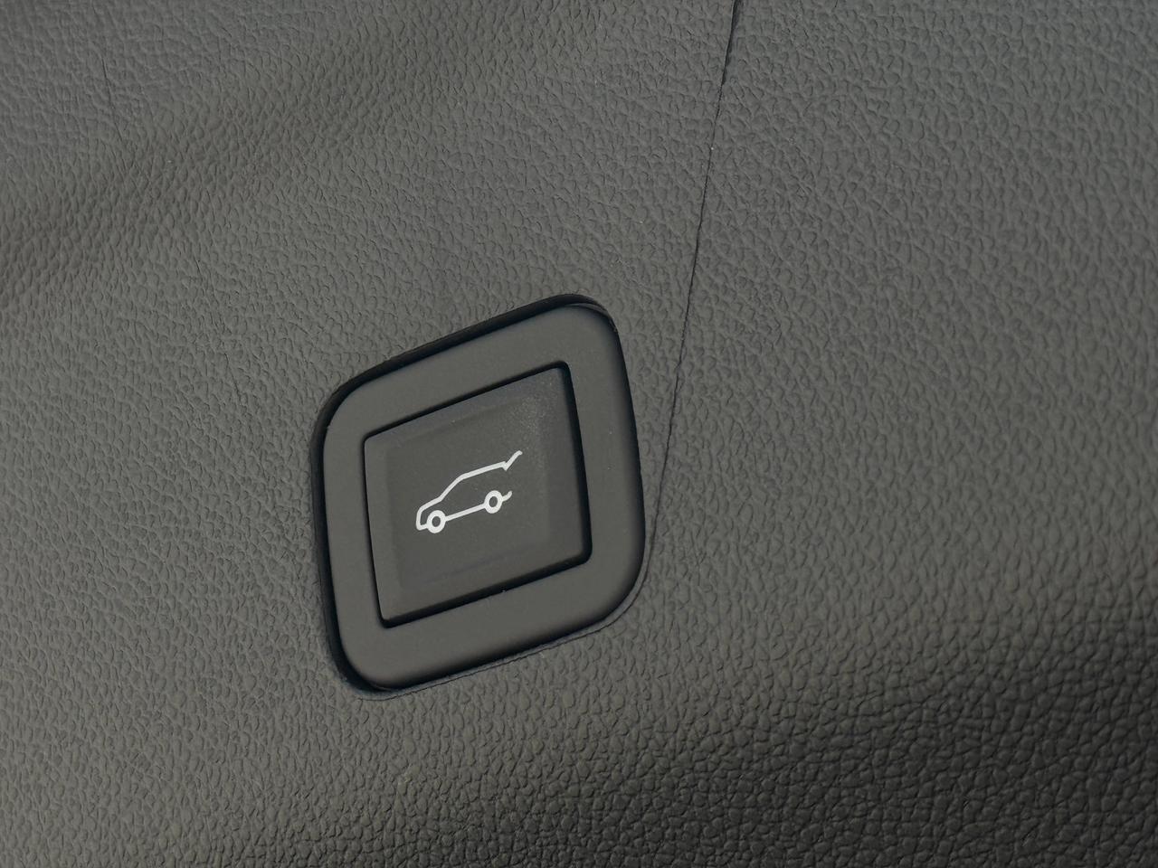 2026 GMC Yukon XL Denali Ultimate Photo