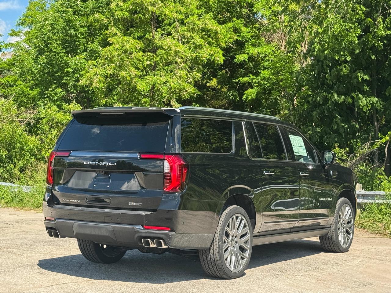 2026 GMC Yukon XL Denali Ultimate Photo