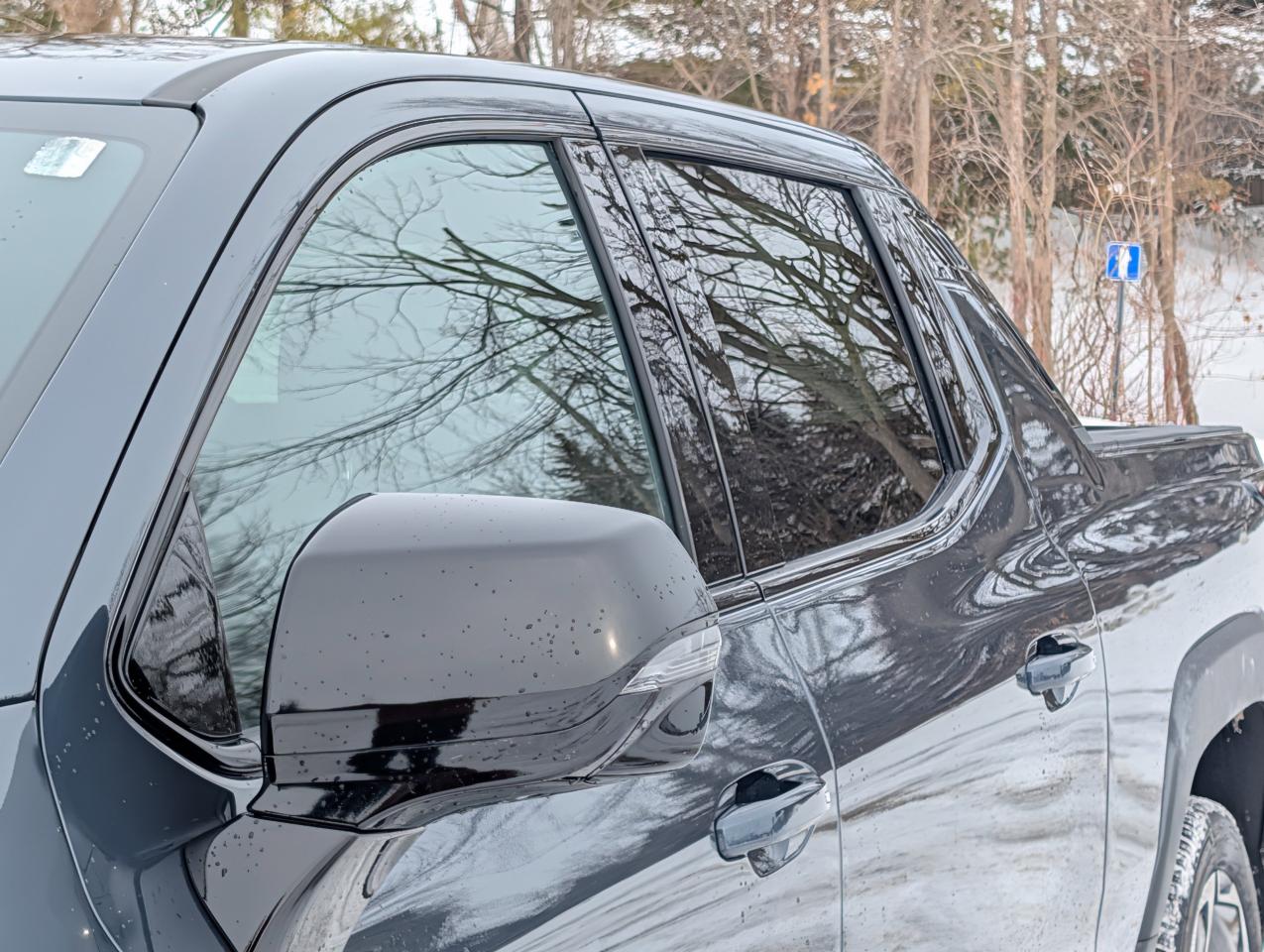 2025 Chevrolet Silverado EV Extended Range LT Photo2