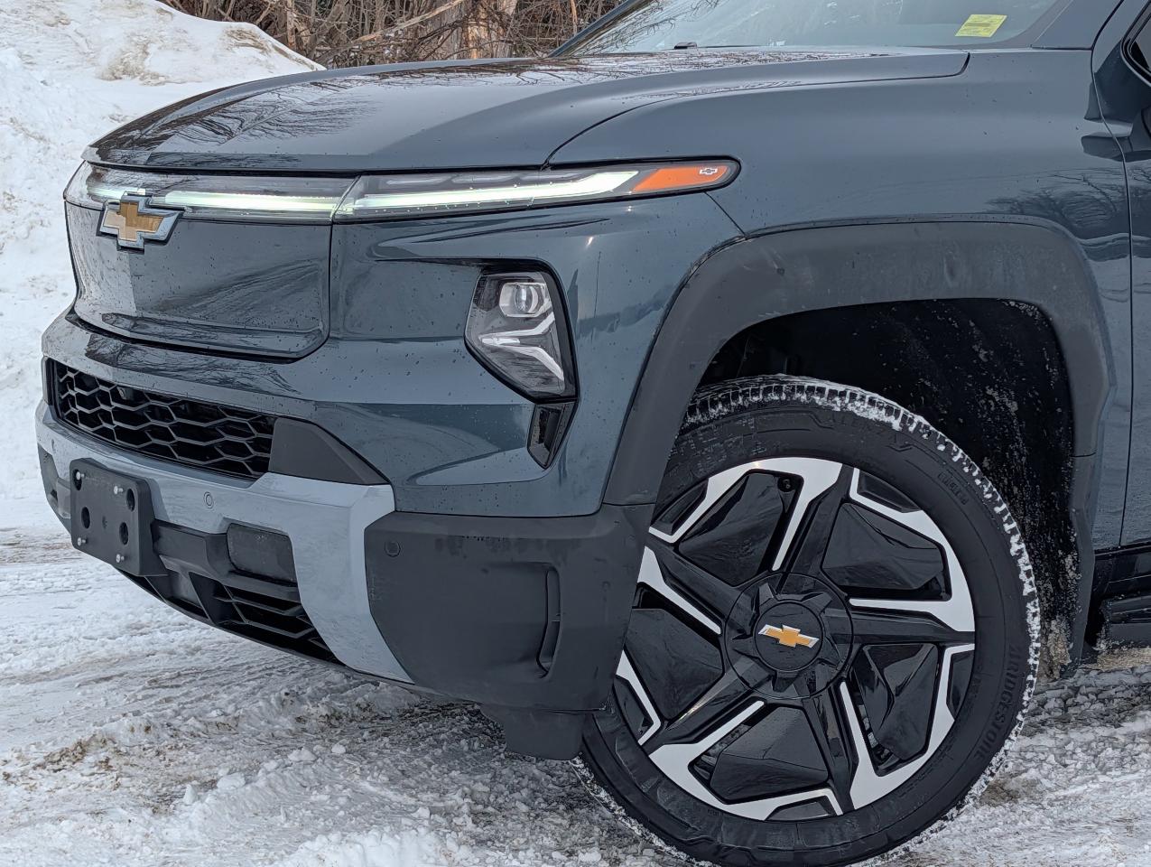 2025 Chevrolet Silverado EV Extended Range LT Photo
