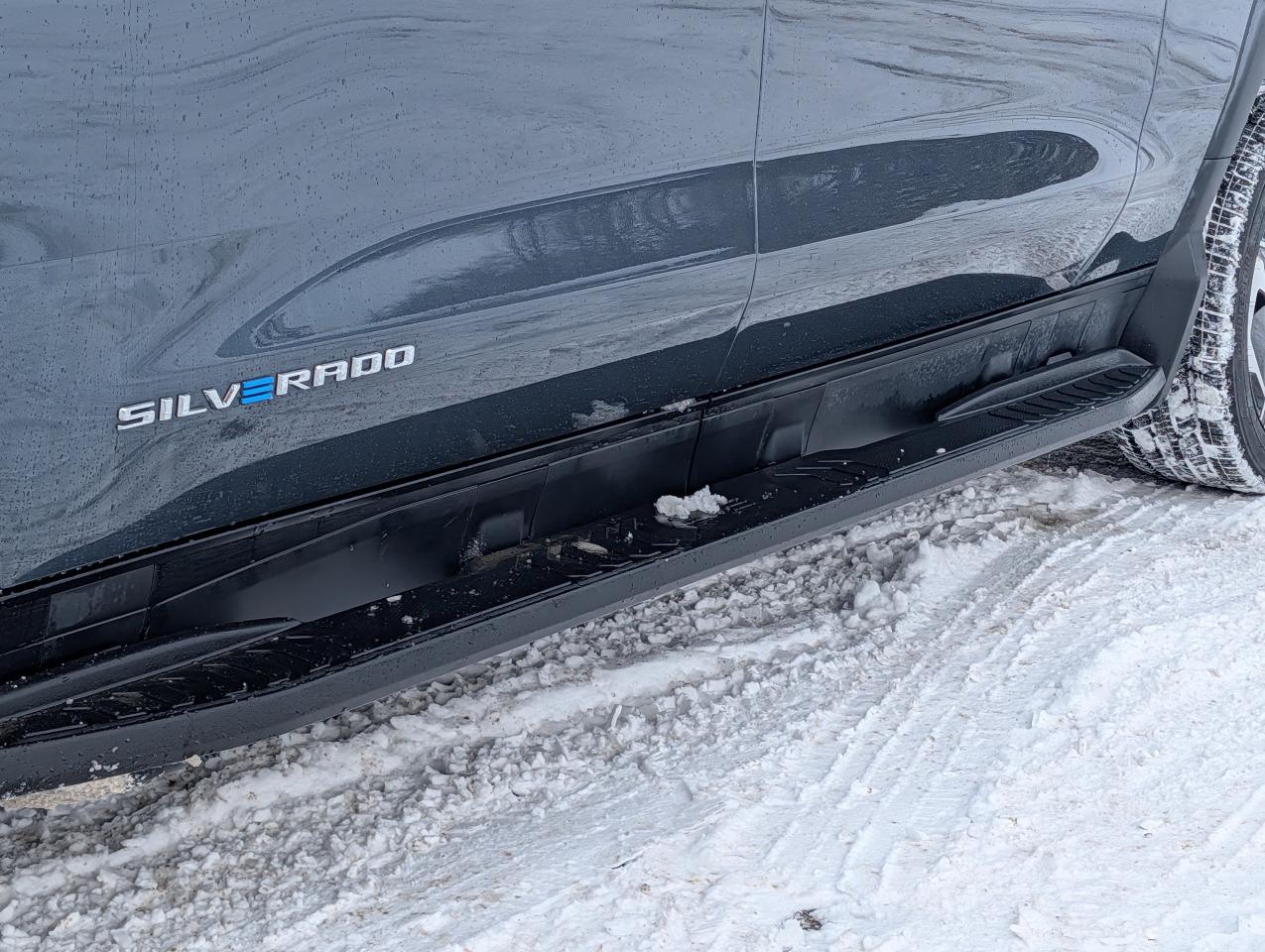 2025 Chevrolet Silverado EV Extended Range LT Photo