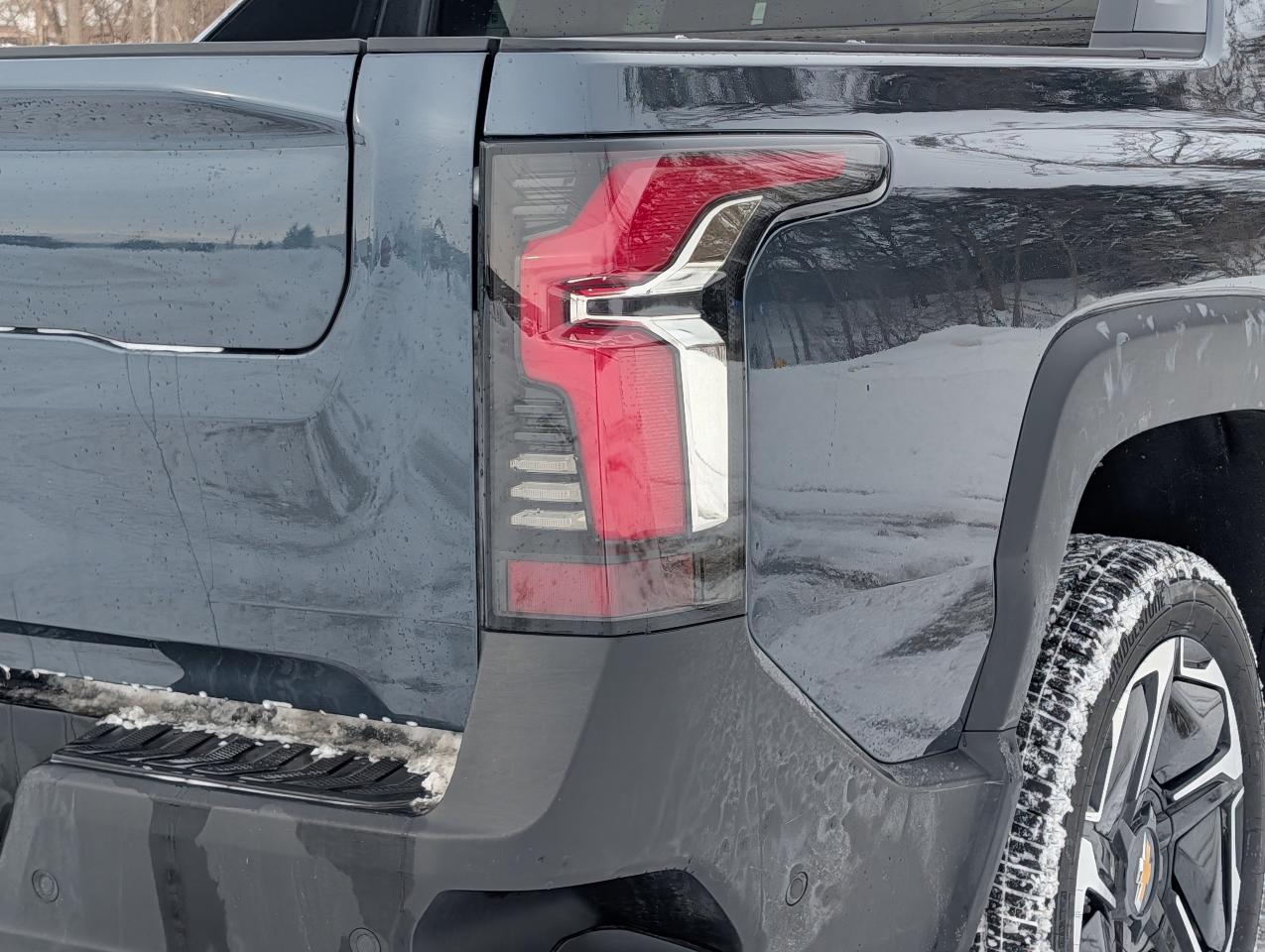 2025 Chevrolet Silverado EV Extended Range LT Photo