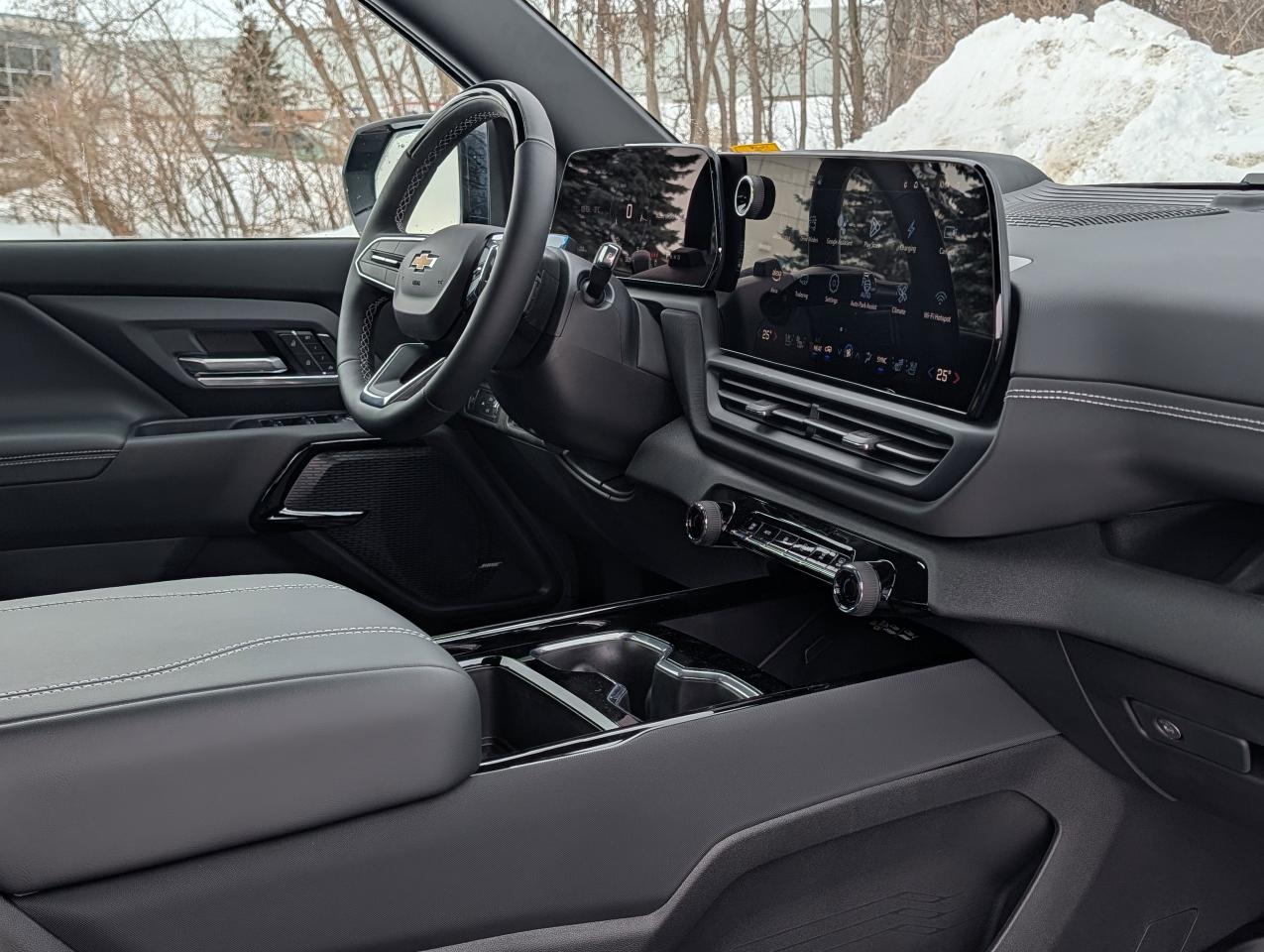 2025 Chevrolet Silverado EV Extended Range LT Photo