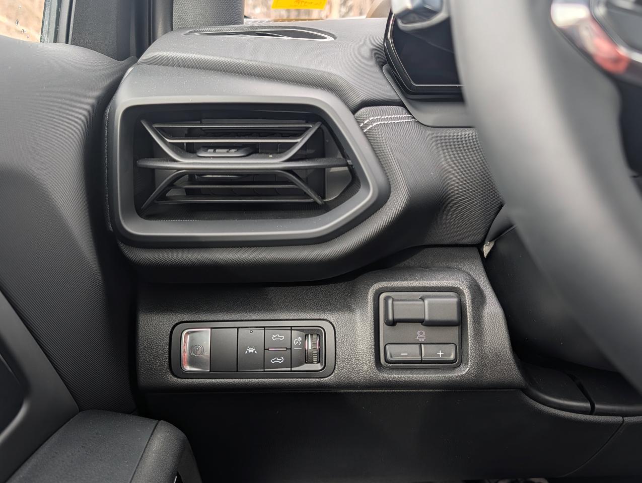 2025 Chevrolet Silverado EV Extended Range LT Photo