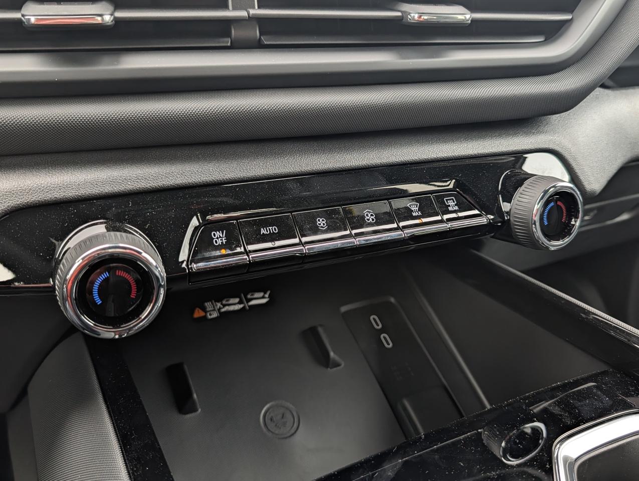 2025 Chevrolet Silverado EV Extended Range LT Photo