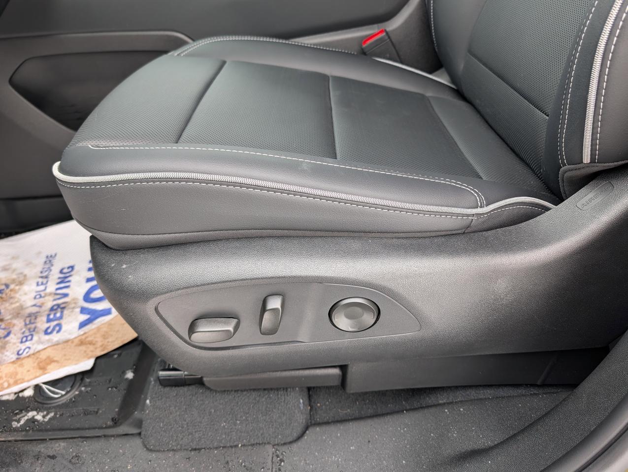 2025 Chevrolet Silverado EV Extended Range LT Photo