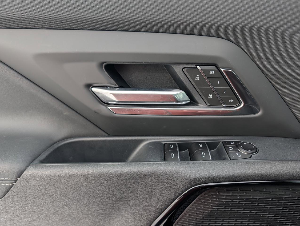 2025 Chevrolet Silverado EV Extended Range LT Photo