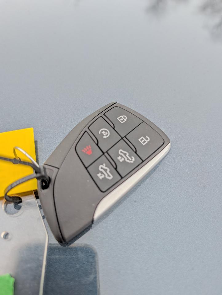 2025 Chevrolet Silverado EV Extended Range LT Photo