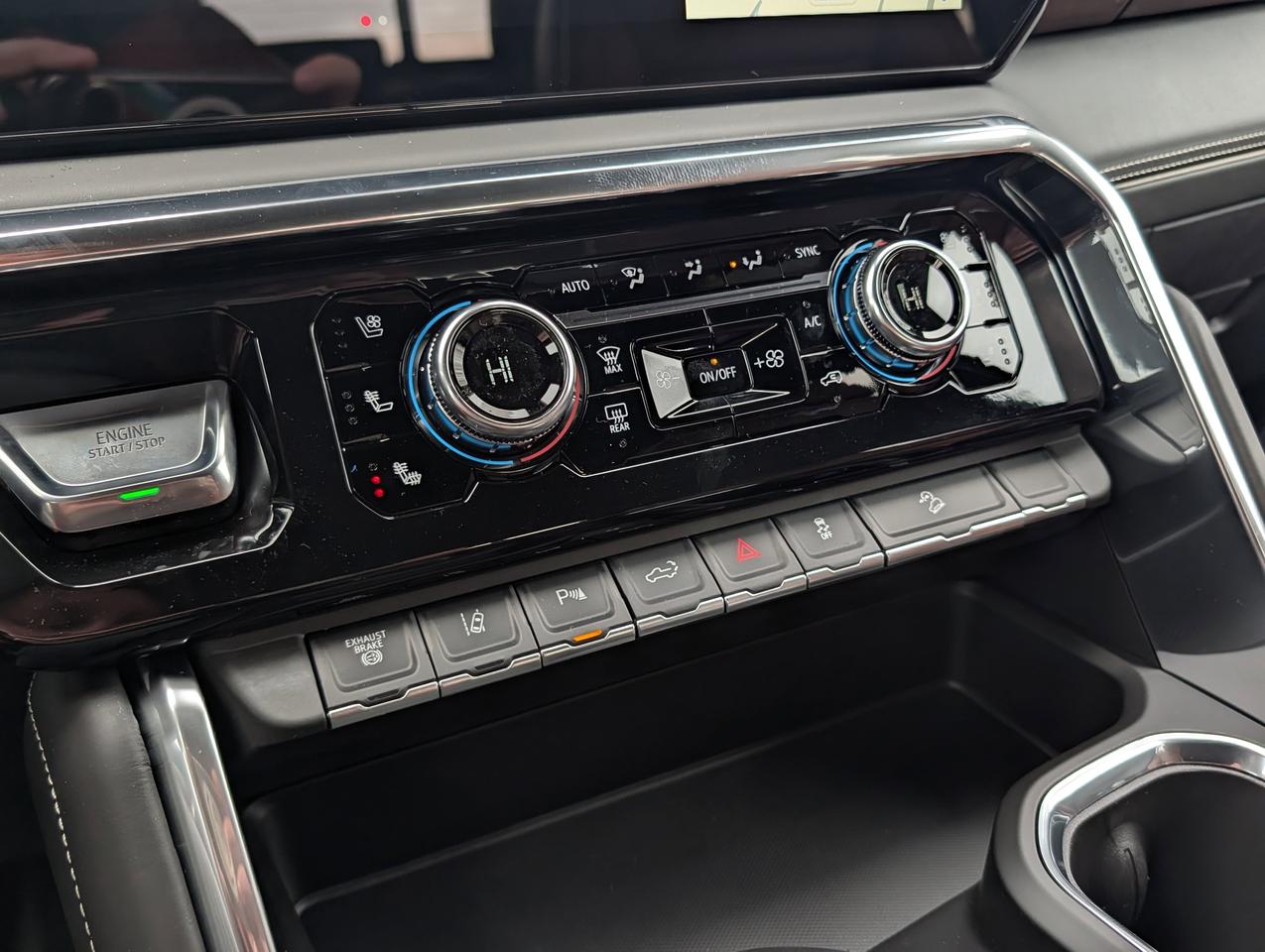 2026 GMC SIERRA 2500HD Denali Ultimate Photo