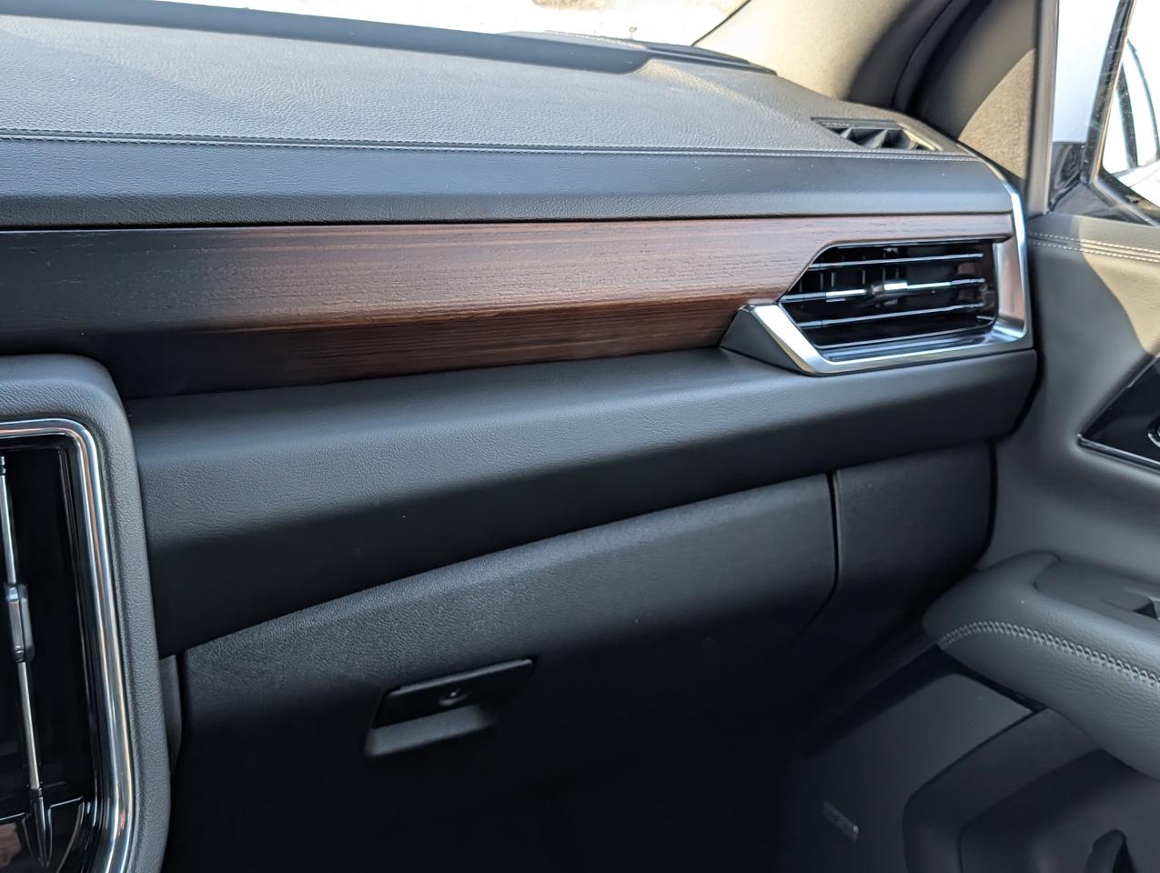 2026 GMC Yukon XL Denali Photo