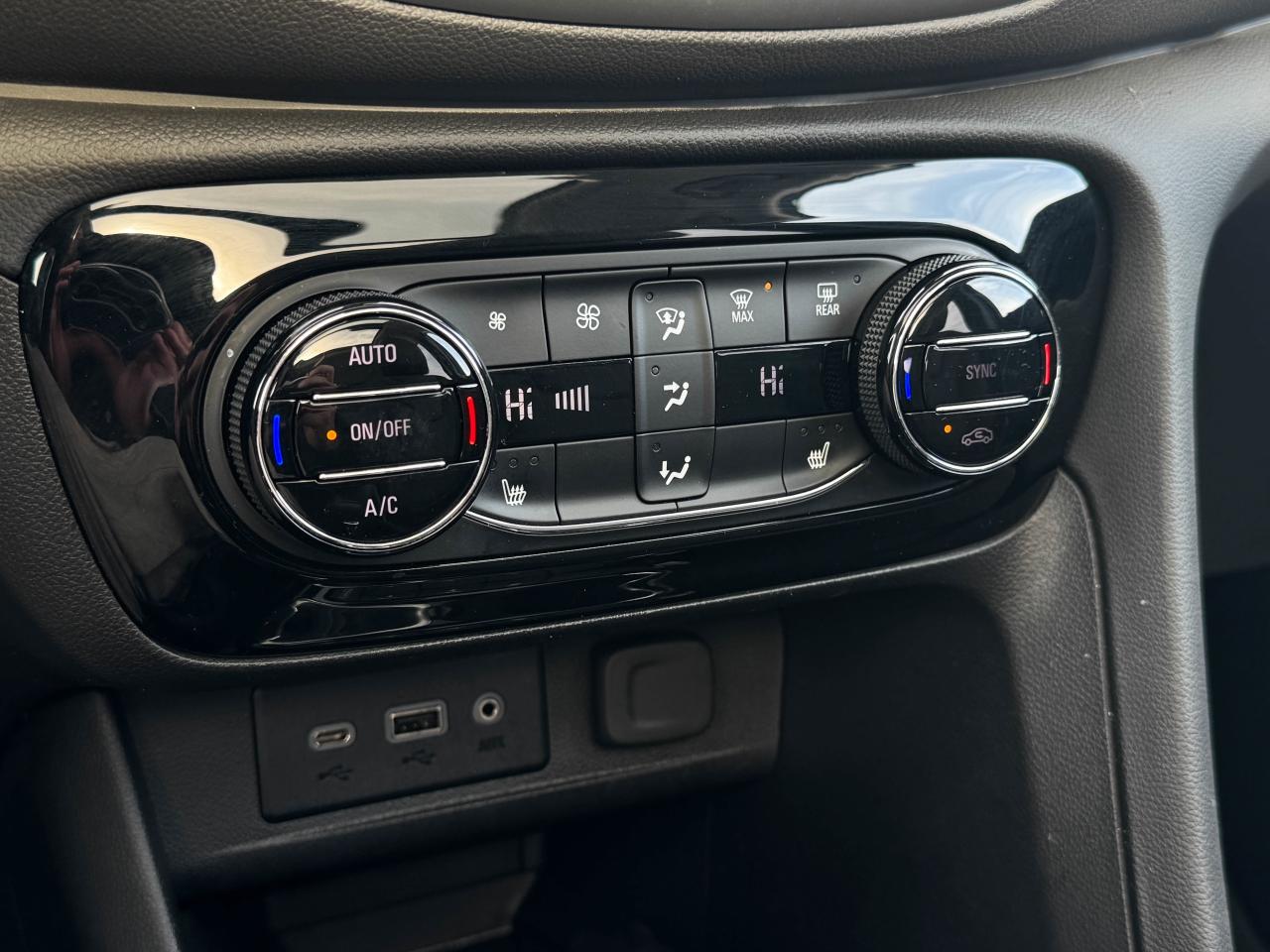 2023 Buick Encore GX SELECT Photo