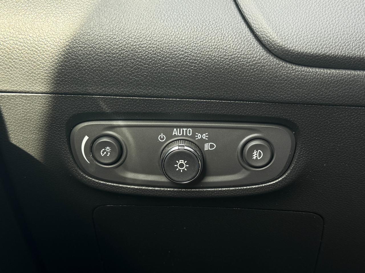 2023 Buick Encore GX SELECT Photo