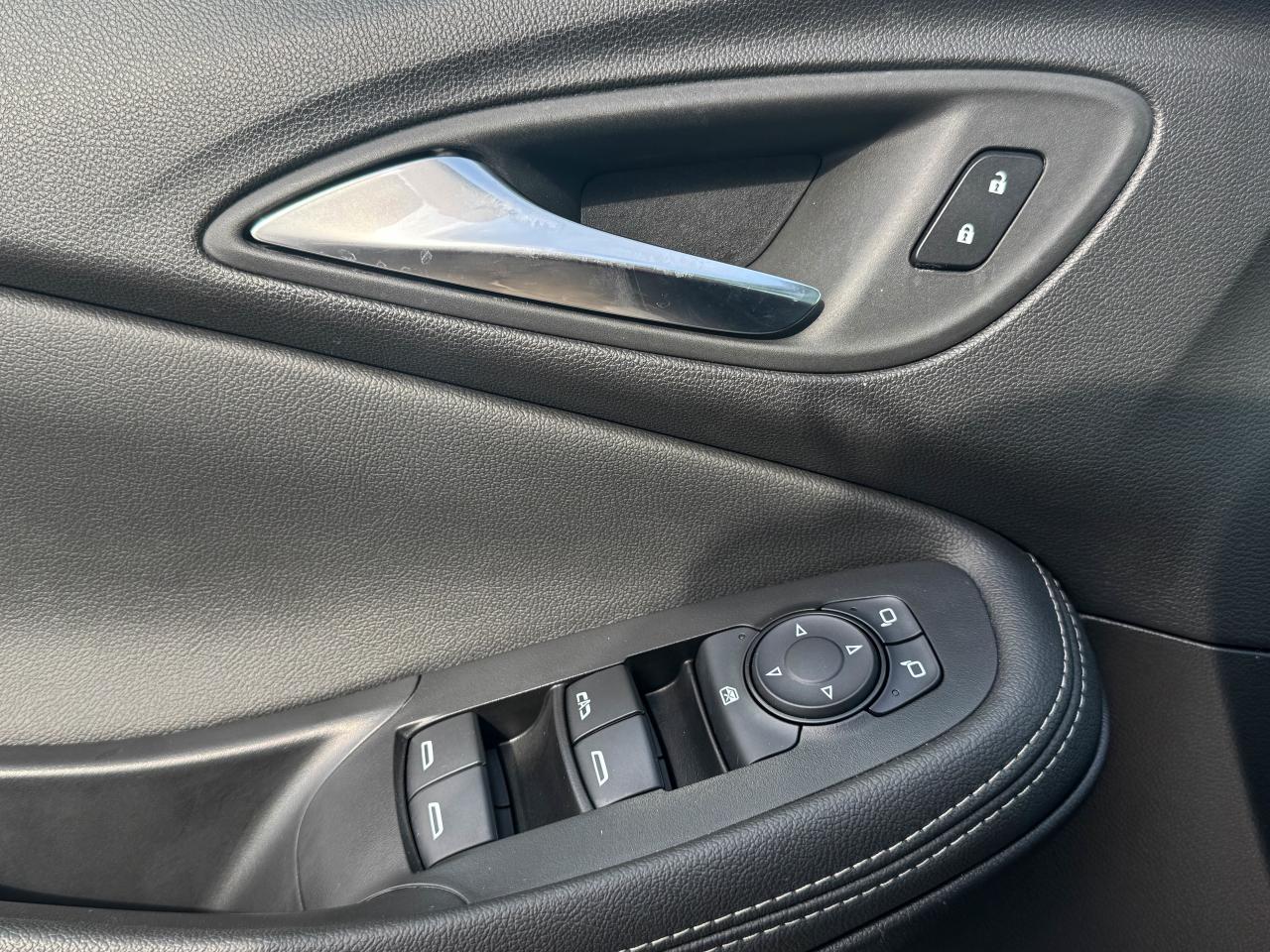 2023 Buick Encore GX SELECT Photo