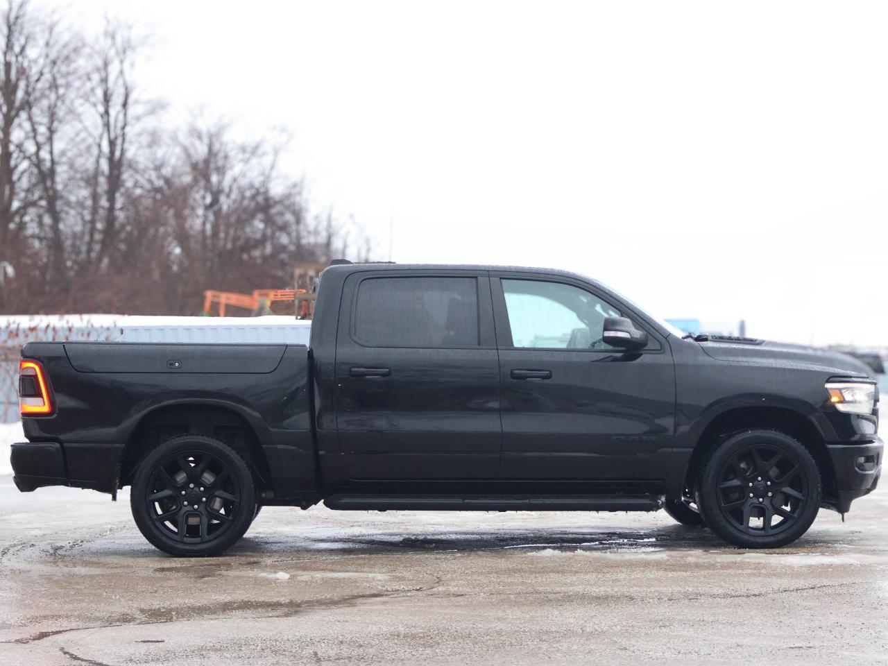 2021 RAM 1500 SPORT Photo3