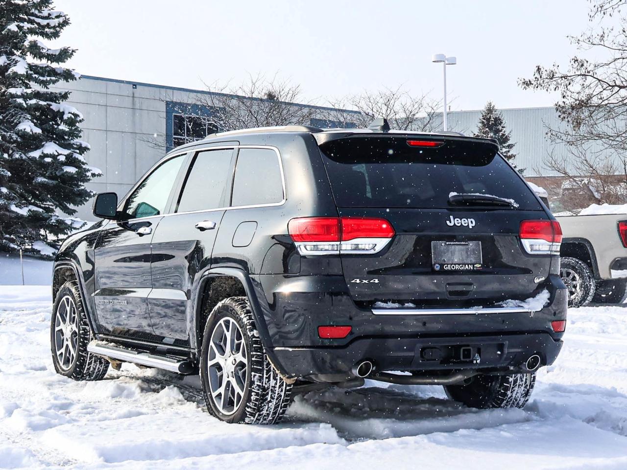 2020 Jeep Grand Cherokee Overland Photo