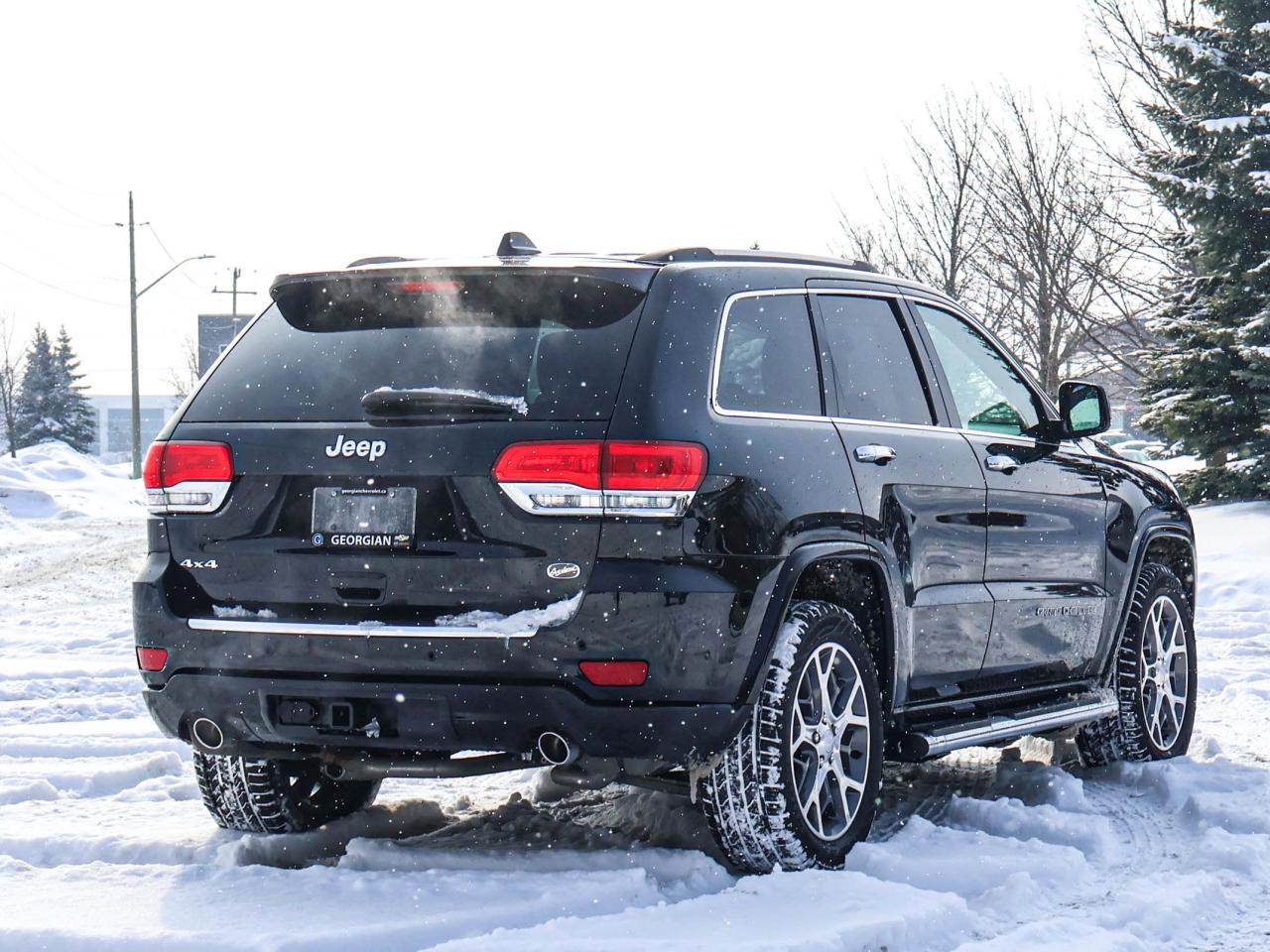2020 Jeep Grand Cherokee Overland Photo
