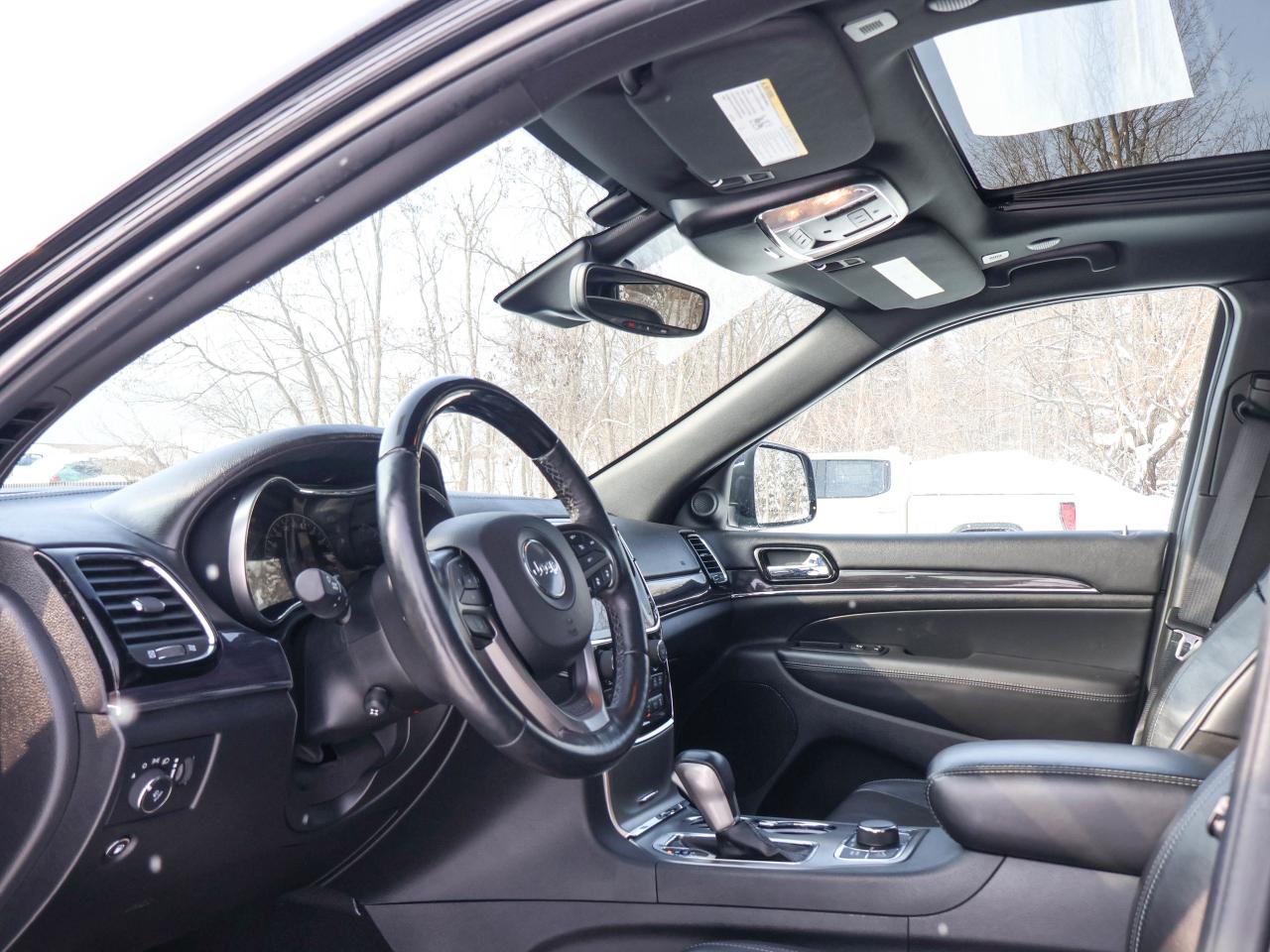 2020 Jeep Grand Cherokee Overland Photo