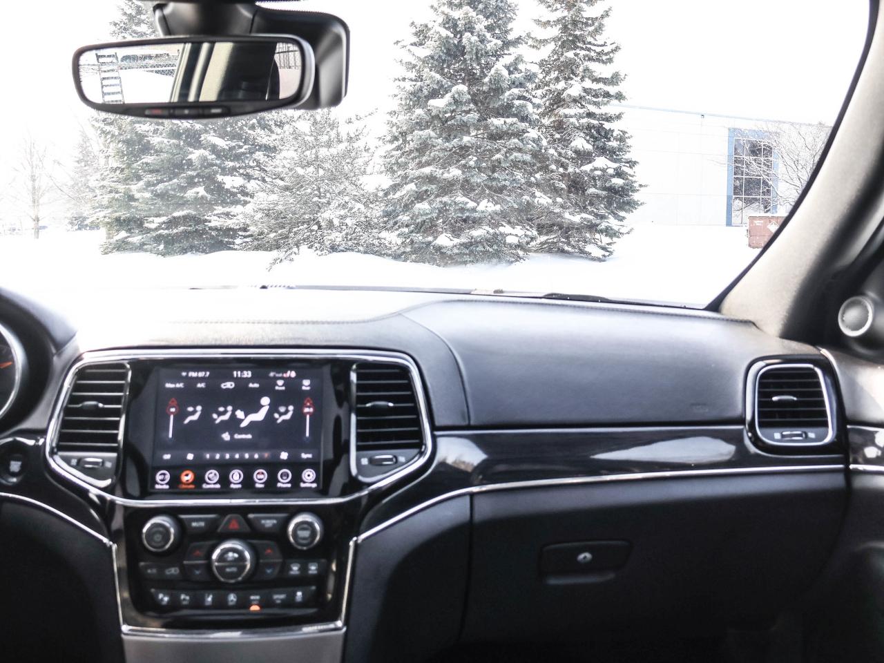 2020 Jeep Grand Cherokee Overland Photo