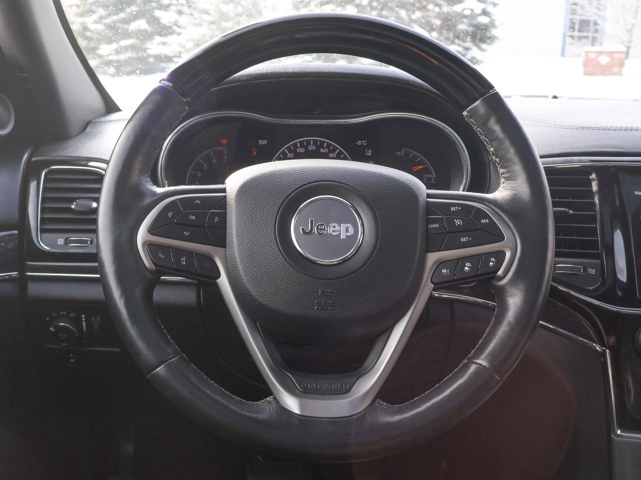 2020 Jeep Grand Cherokee Overland Photo