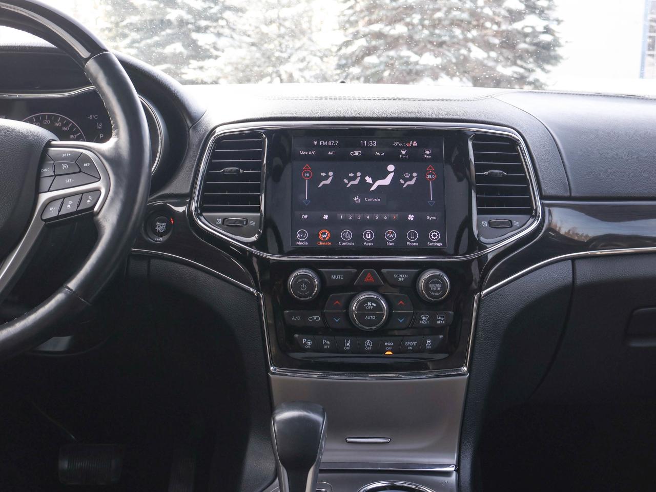 2020 Jeep Grand Cherokee Overland Photo