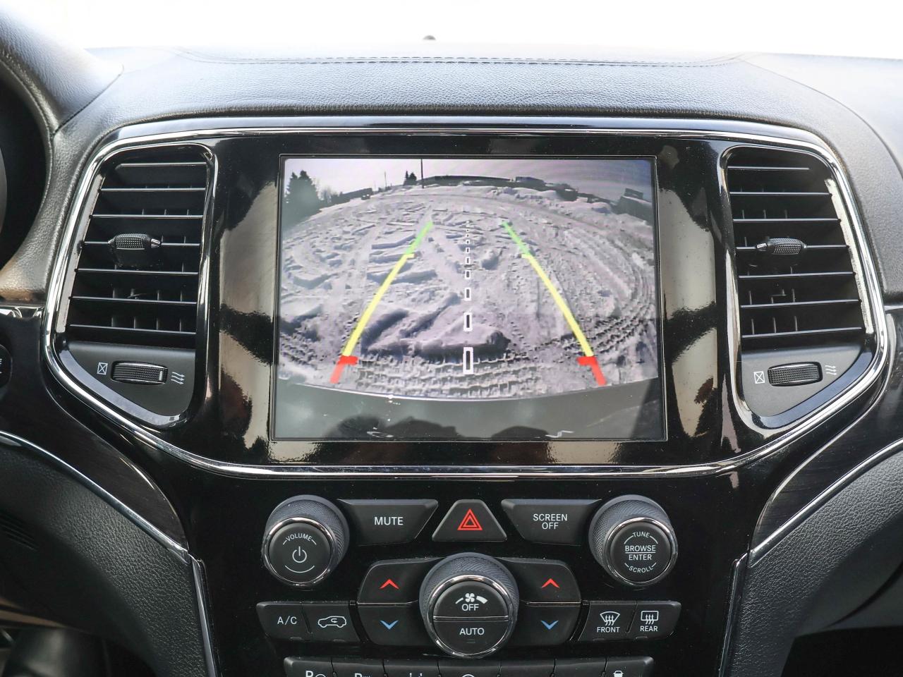 2020 Jeep Grand Cherokee Overland Photo