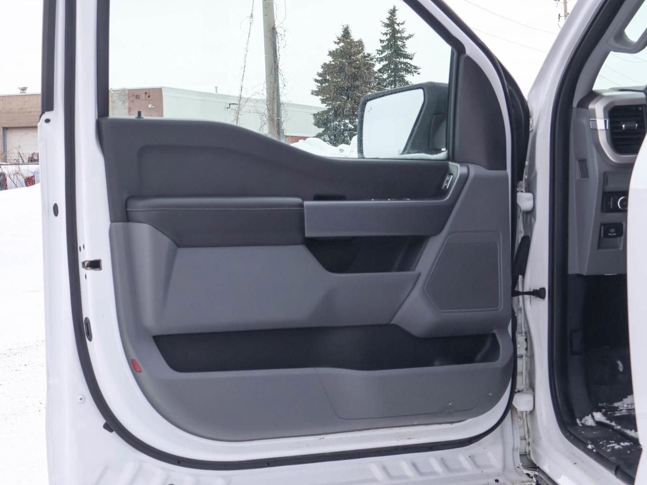 2022 Ford F-150 XL Photo