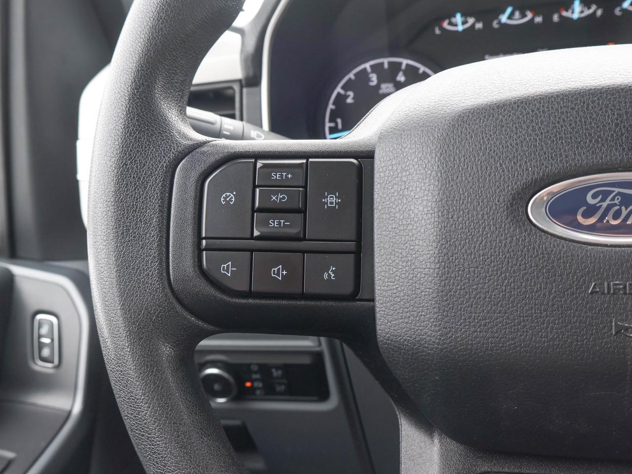 2022 Ford F-150 XL Photo