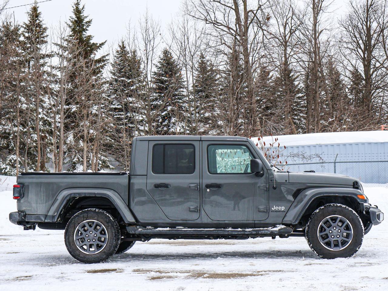 2020 Jeep Gladiator Overland Photo