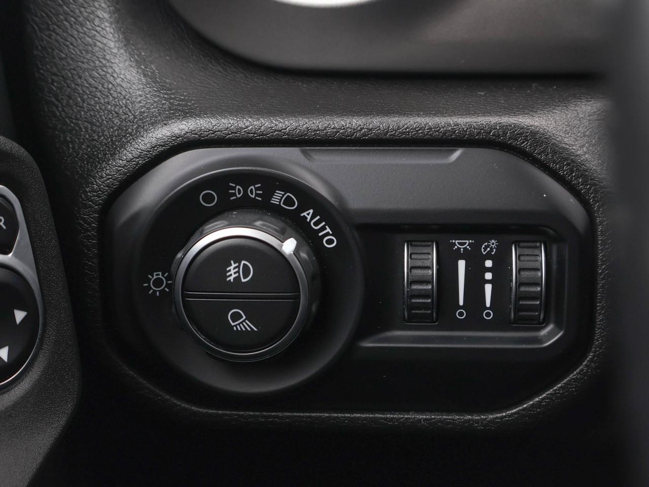 2020 Jeep Gladiator Overland Photo